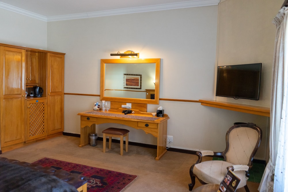 Turnberry Boutique Hotel 45/49