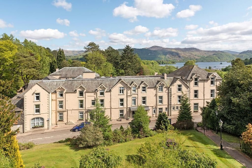 Derwentwater Hotel 40/50