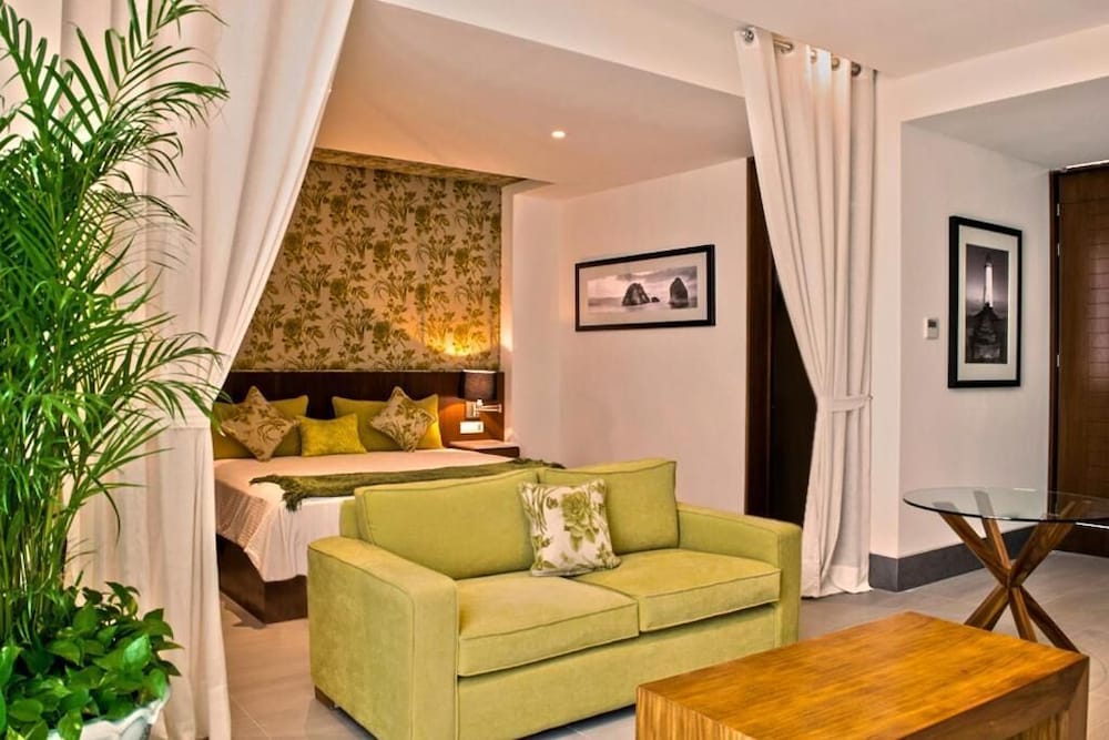 Vallarta Gardens Beach Front Hotel and Residences 32/65