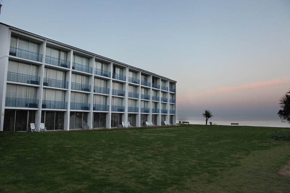 Wilderness Beach Hotel 6/65
