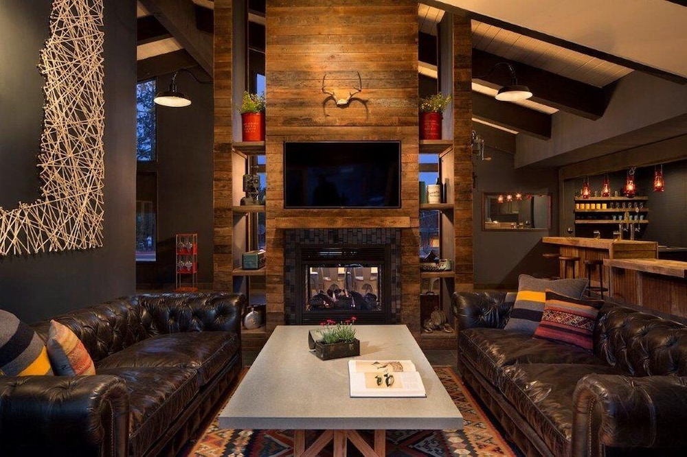 Basecamp Tahoe City 29/31