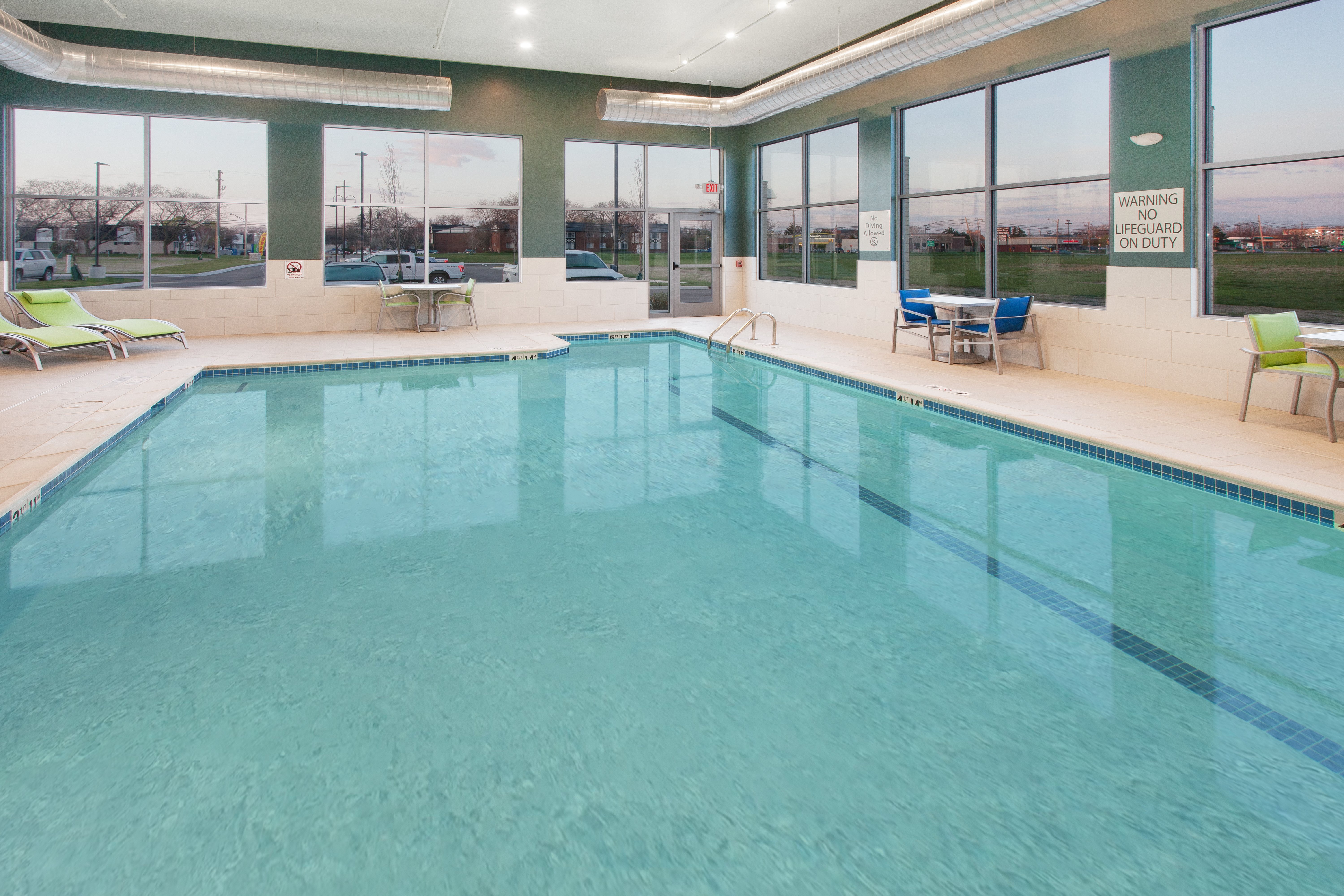 Holiday Inn Express and Suites Sterling Heights-Detroit Area 13/23