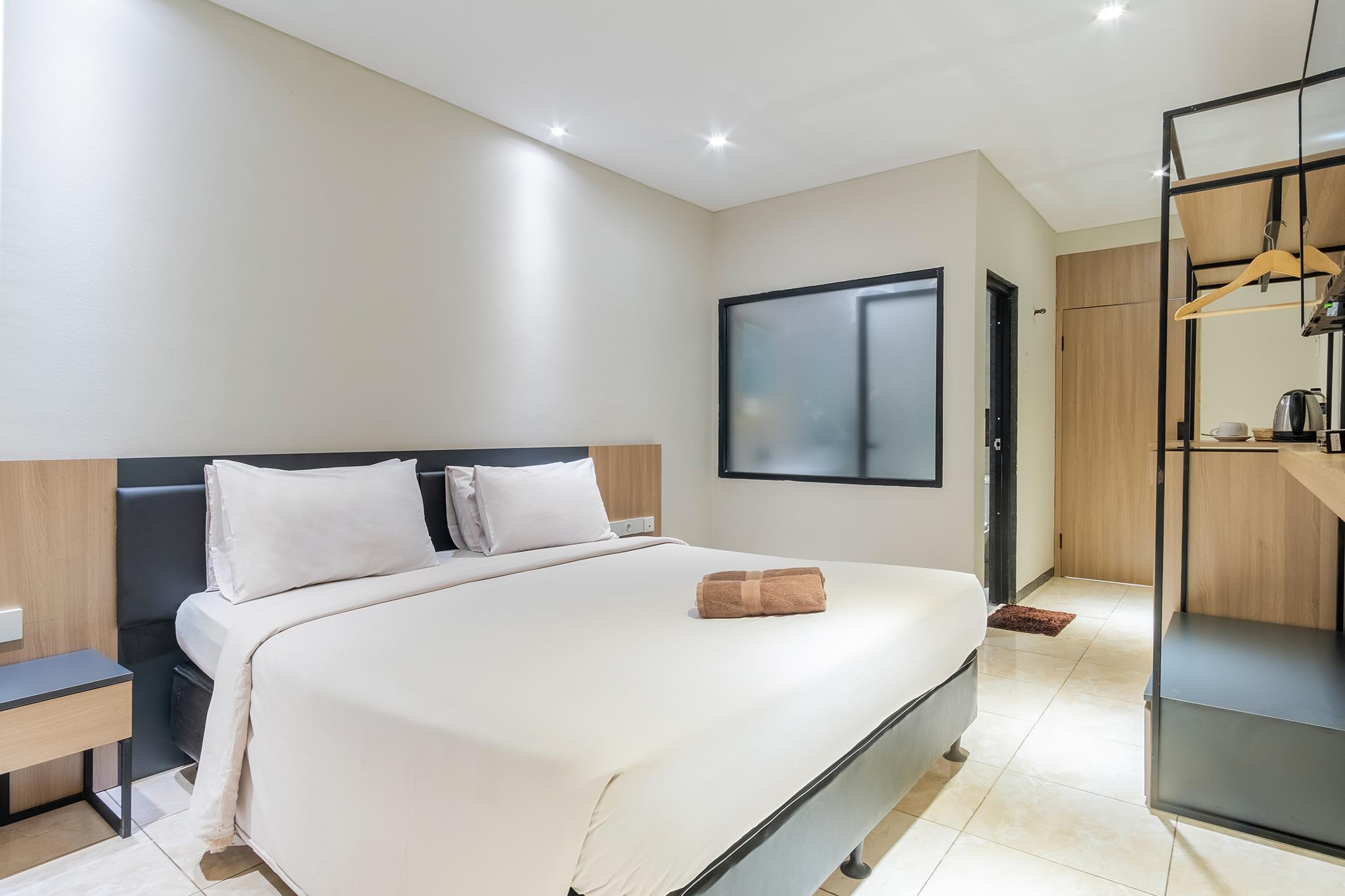 Deluxe, King Bed