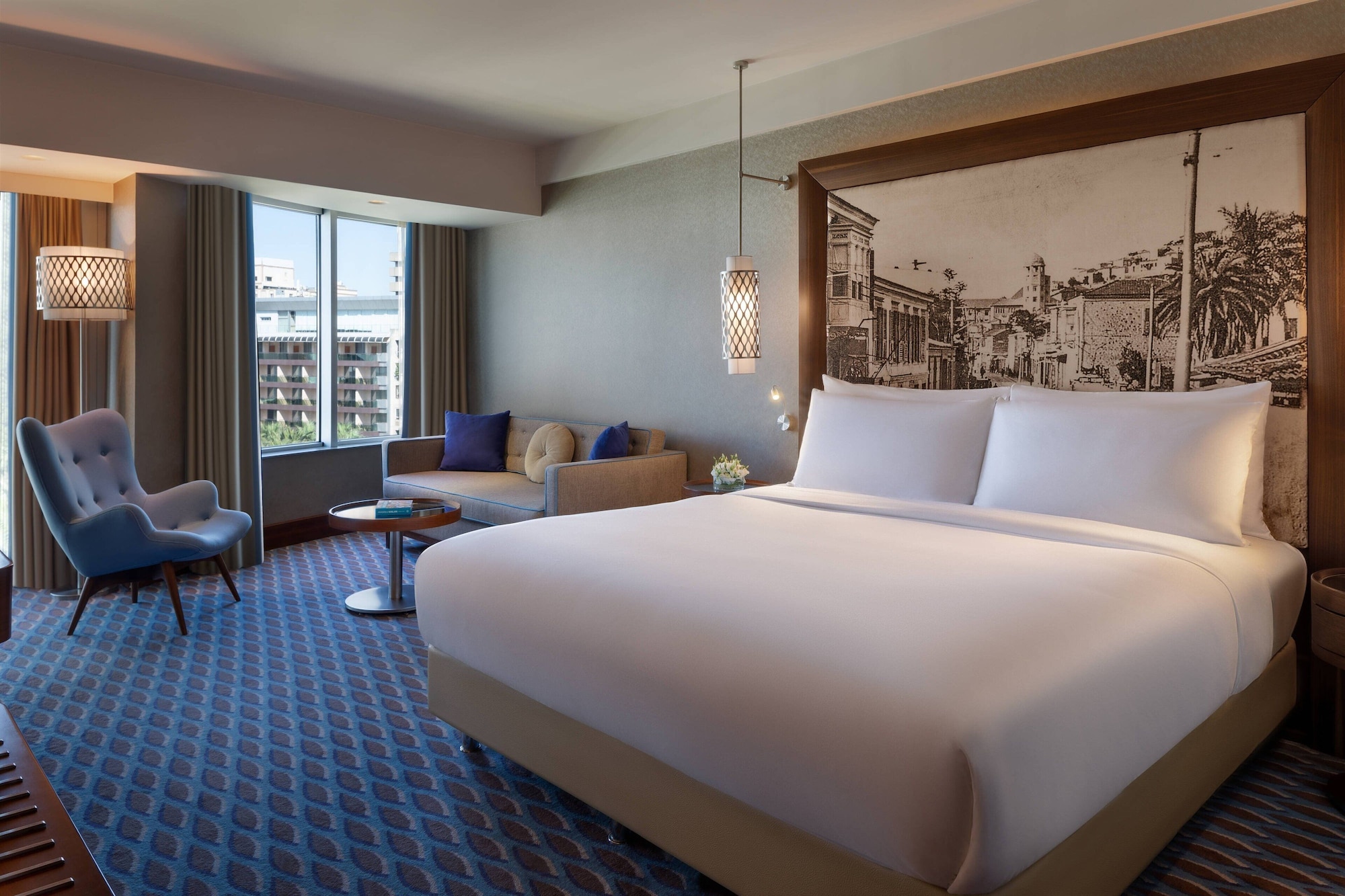 DELUXE, KING BED, CITY VIEW