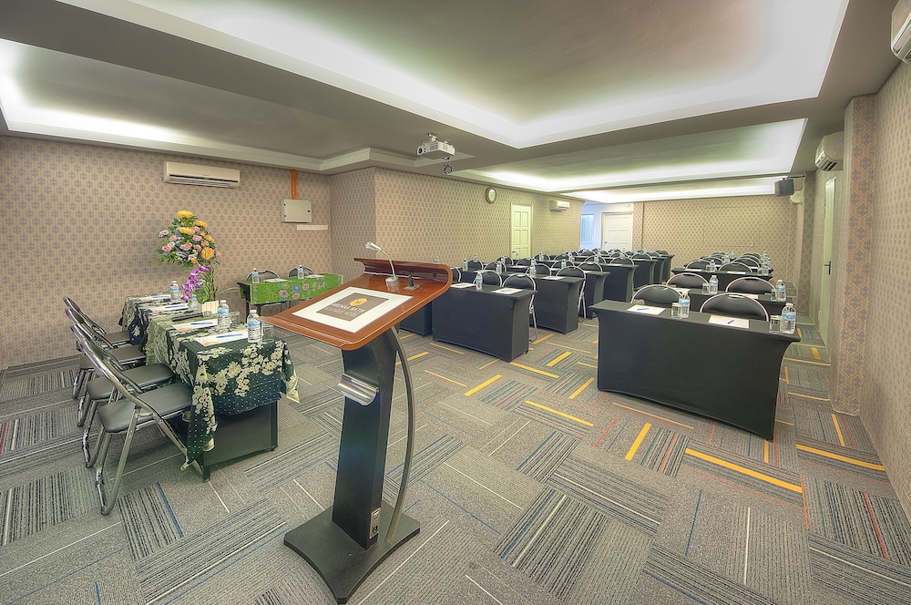 Arenaa Batik Boutique Hotel 44/48