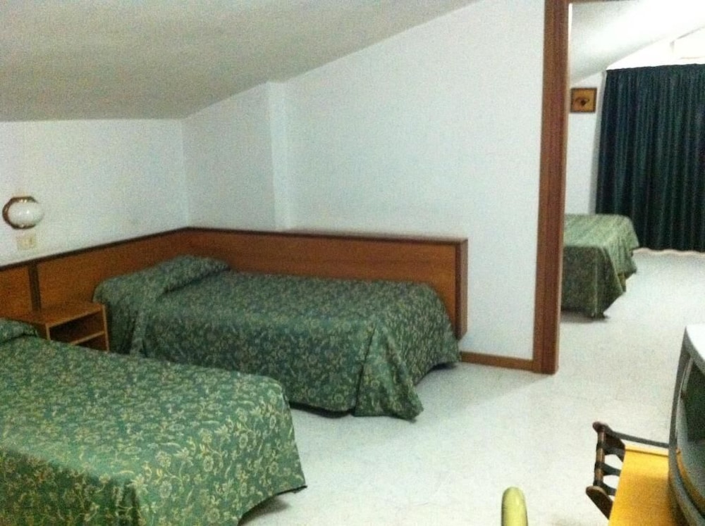 Hotel Atleti 32/50