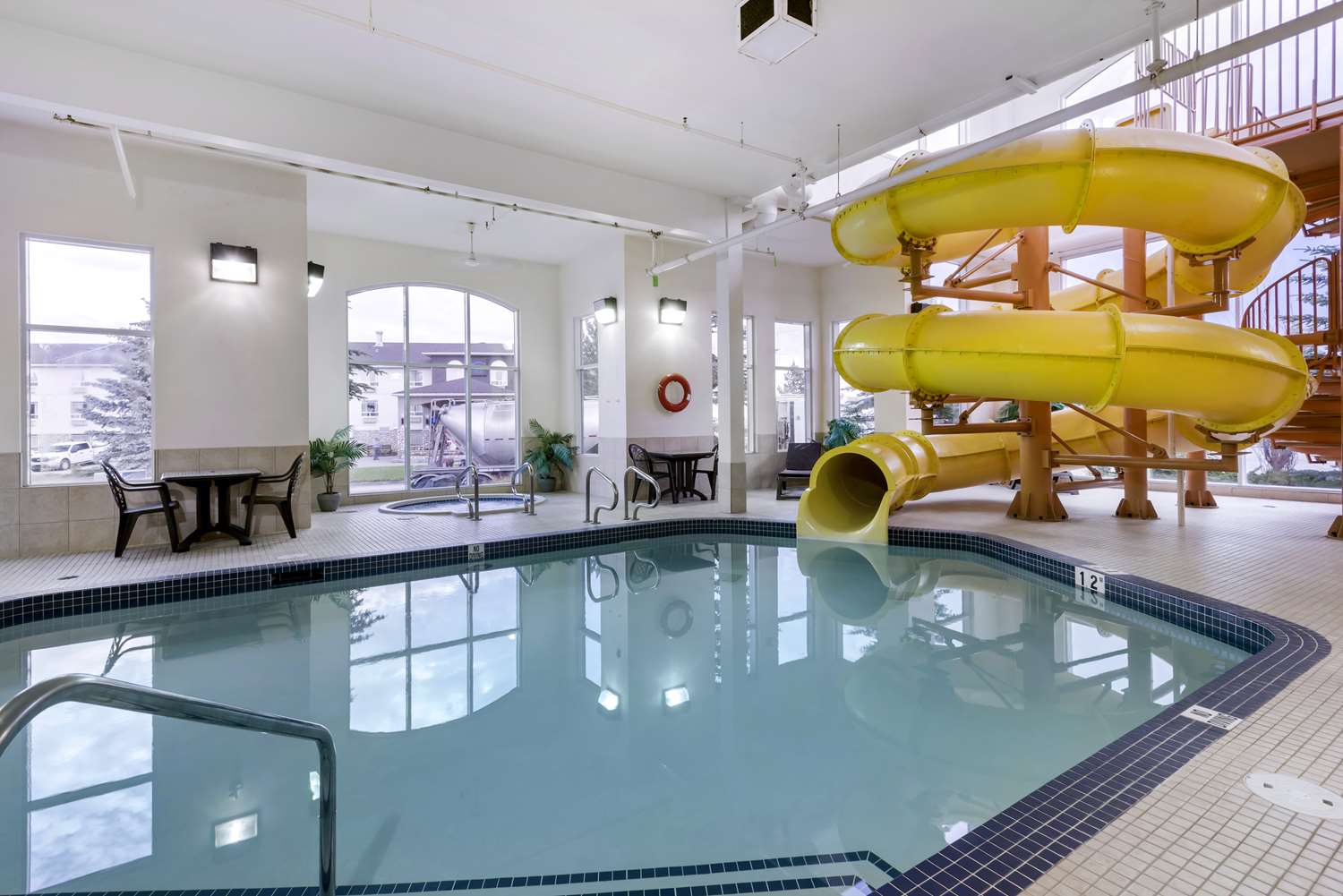 swimming pool spa