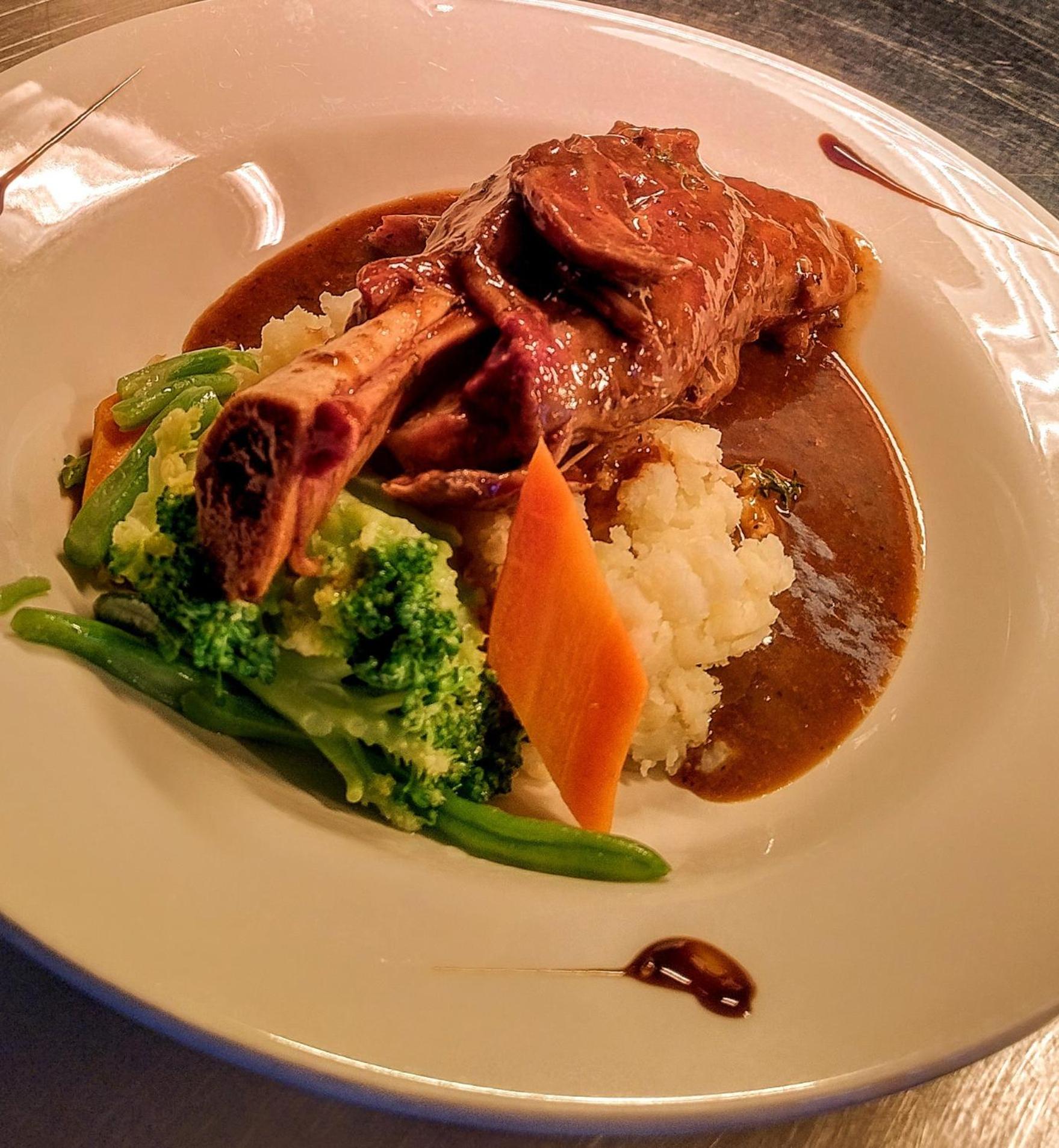 Colonsay Hotel 32/50