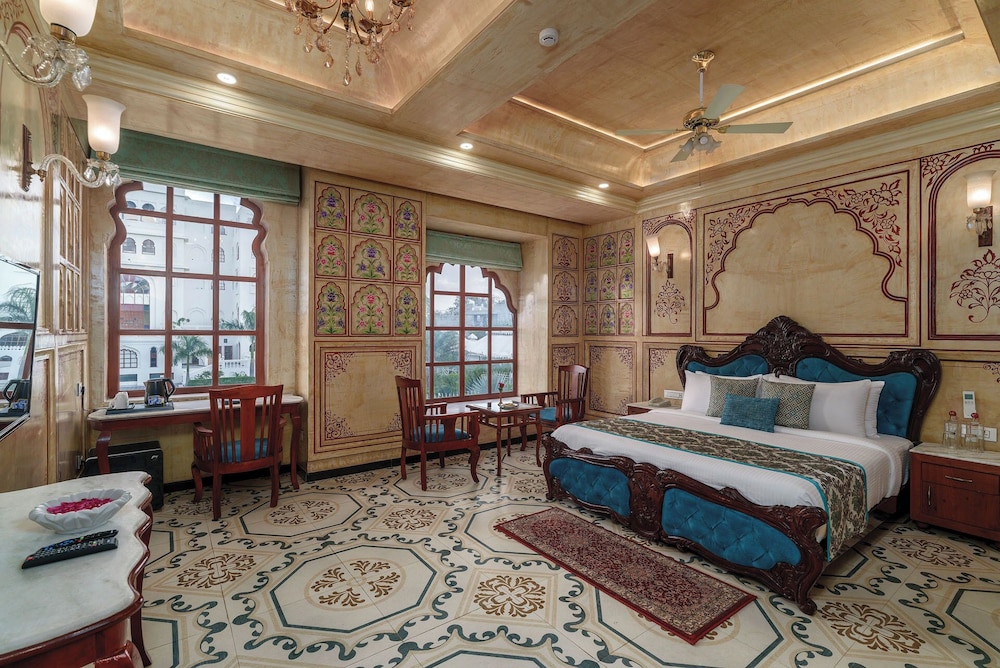 R Chandras Palace 11/42
