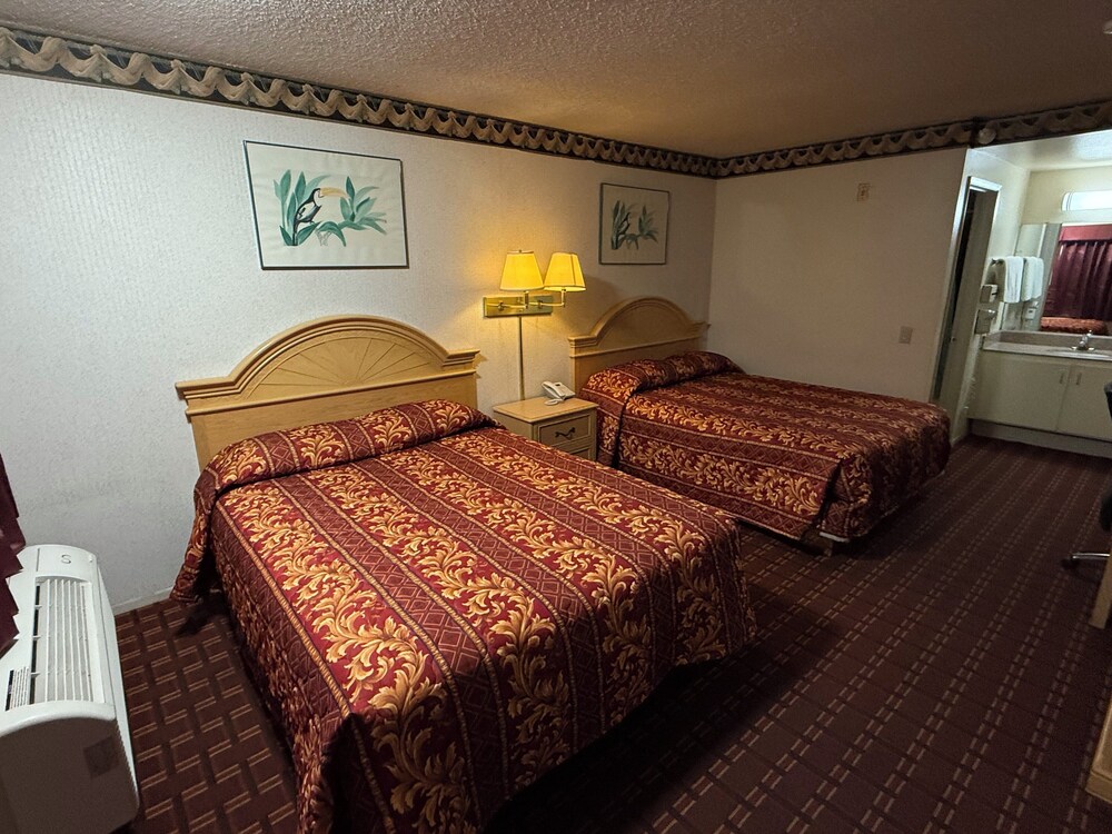 New Budget Inn 22/44