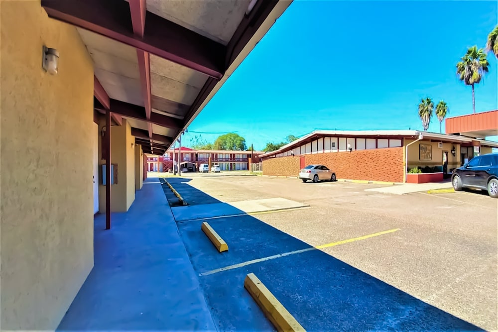 OYO Hotel Alice TX Hwy 281 West 21/30