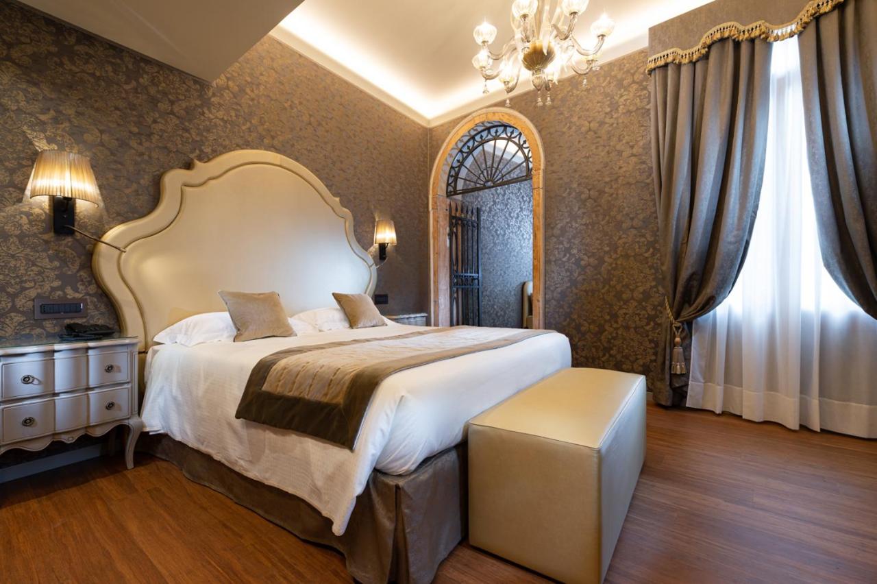 Junior Suite, Deluxe