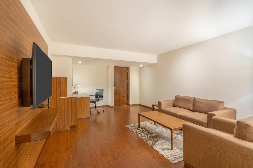 Radisson Blu Plaza Hotel Hyderabad Banjara Hills 49/73