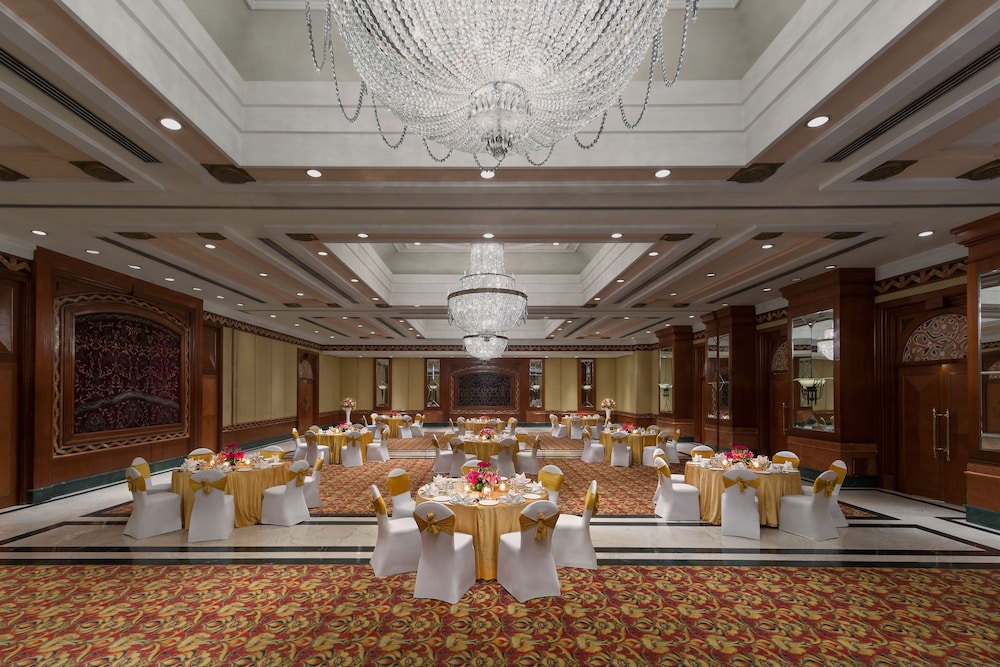 Sheraton New Delhi 38/40