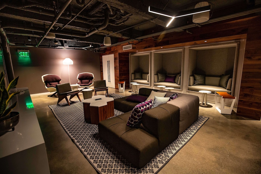 YOTEL San Francisco, Select by Hilton 51/76