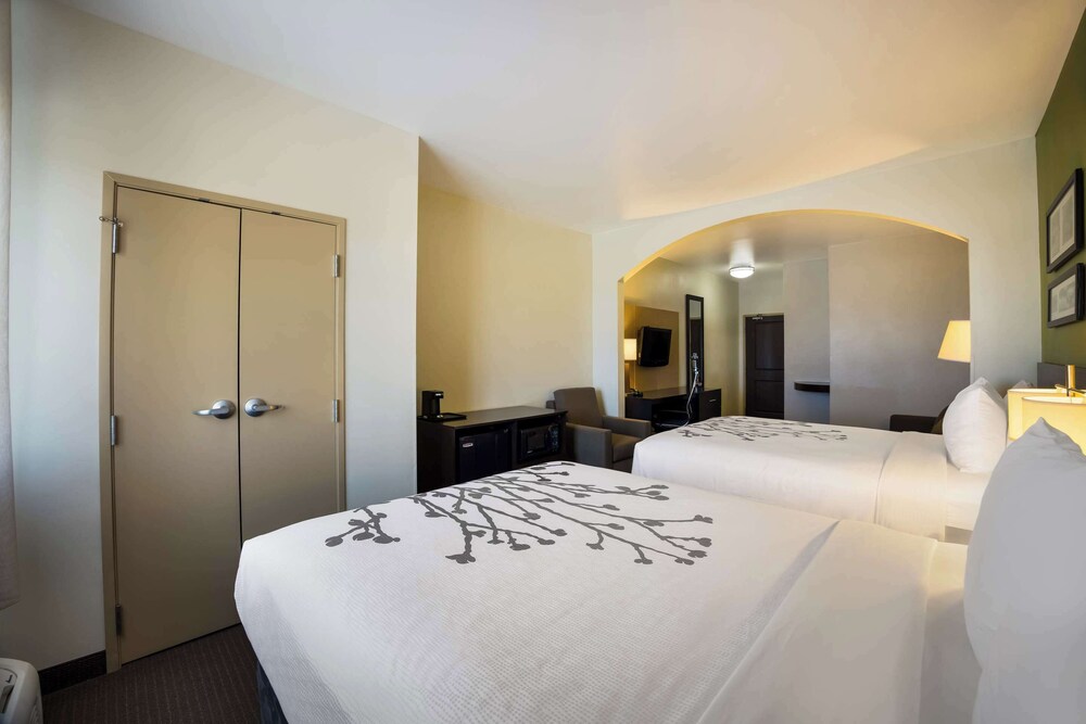 Sleep Inn & Suites Colby 12/38
