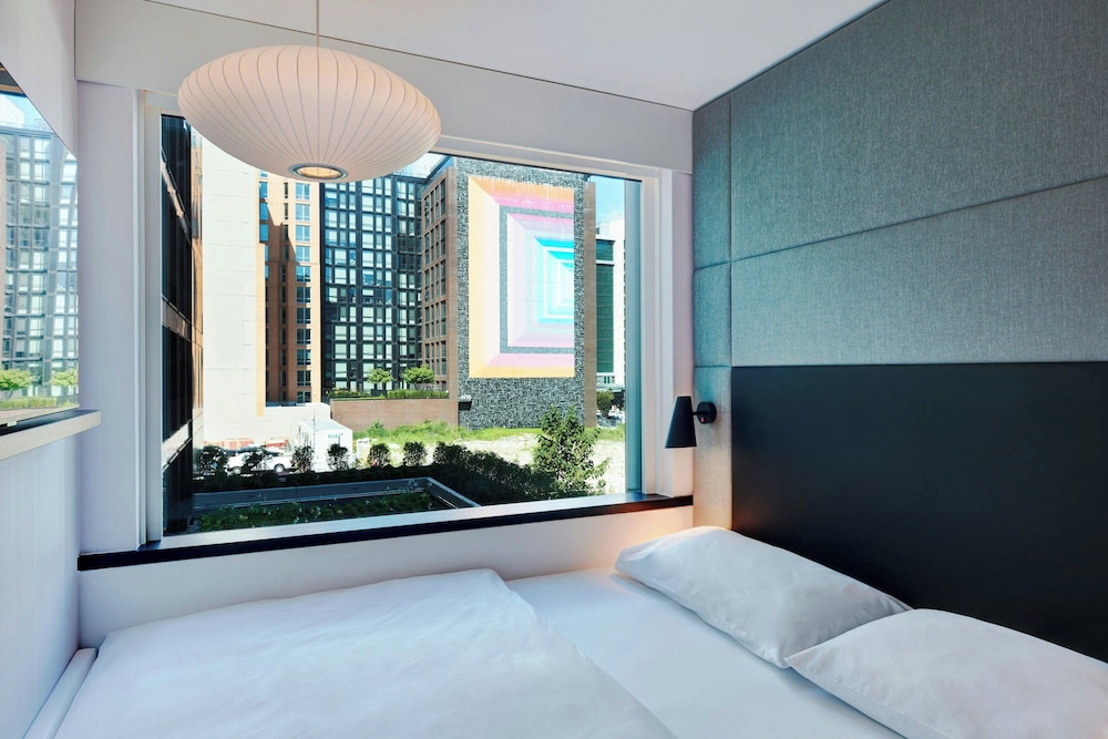 غرفة بسرير كينج في طابق مرتفع، citizenM Washington DC NoMa 7/10