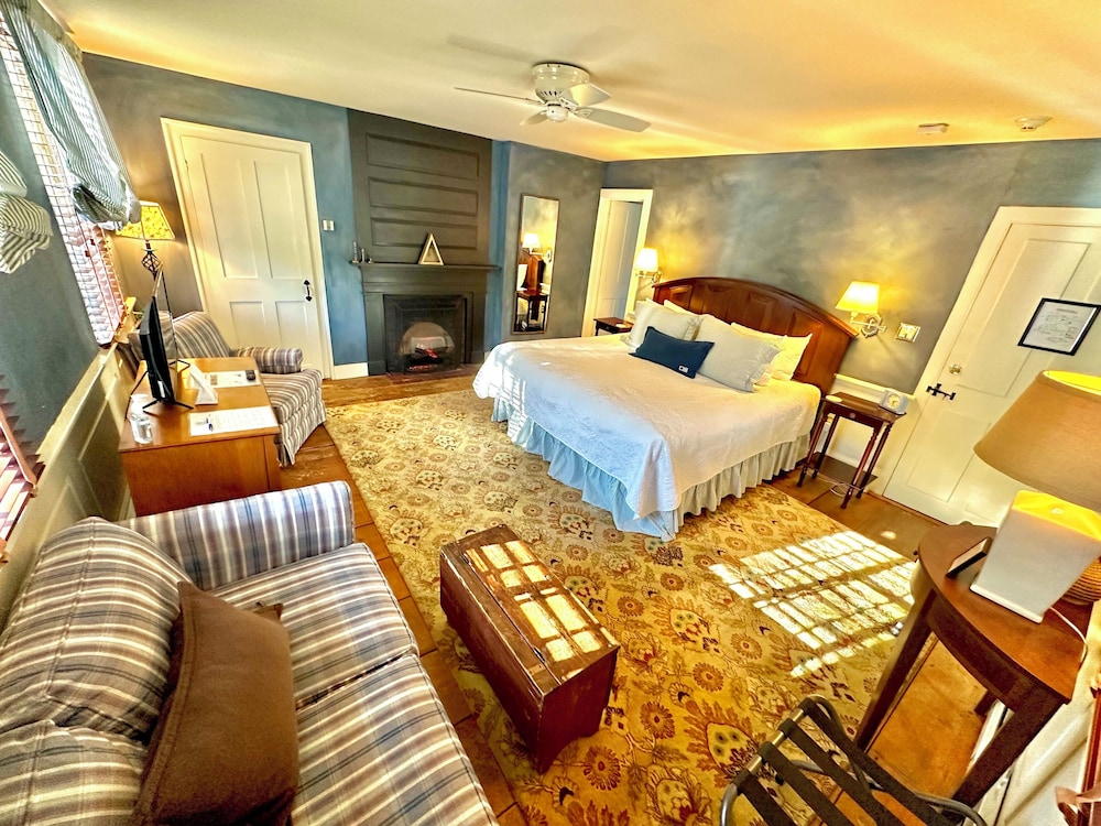 The Inn at Weathersfield 5/28