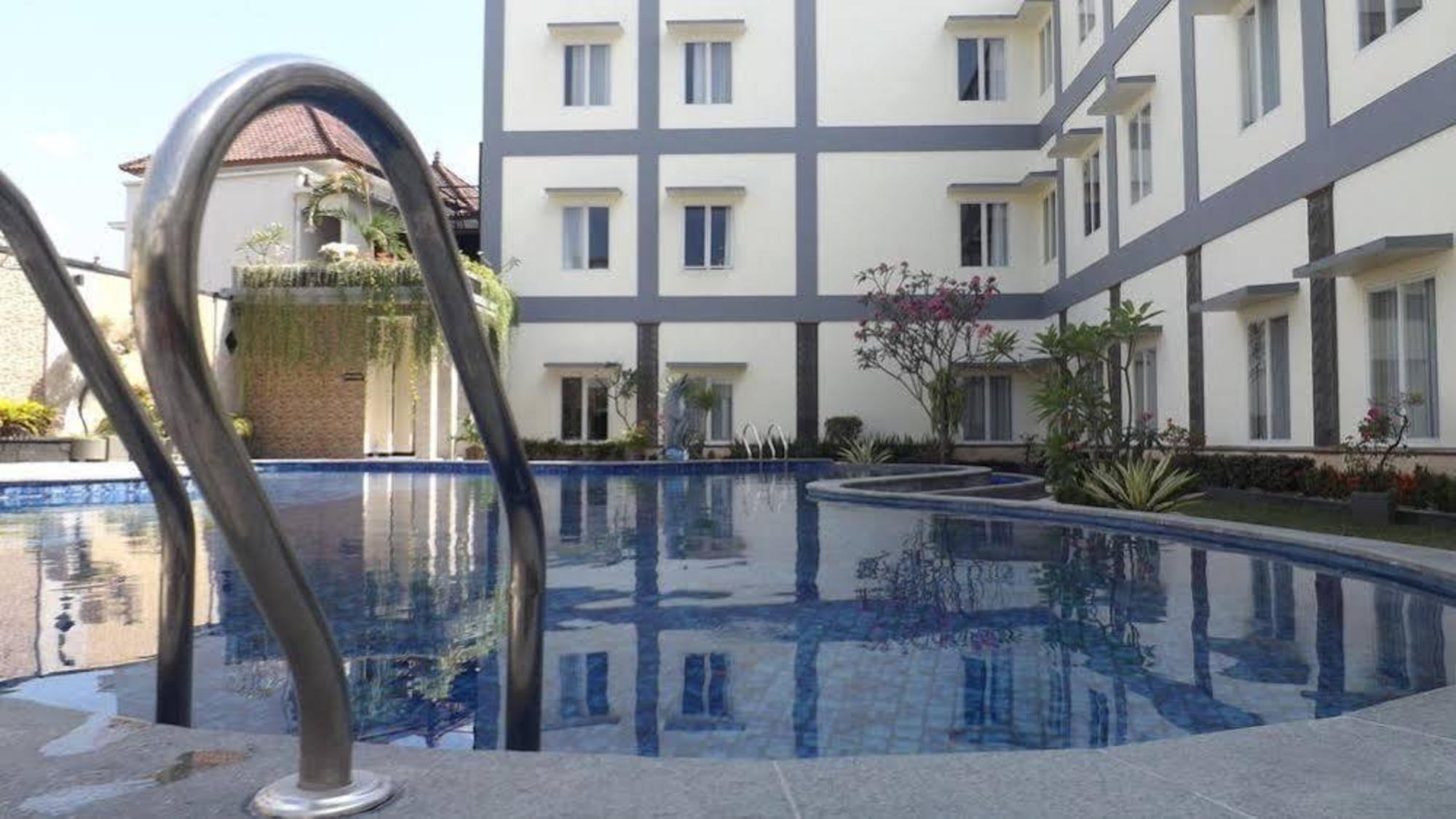 HOTEL PURI INDAH & CONVENTION 94/99