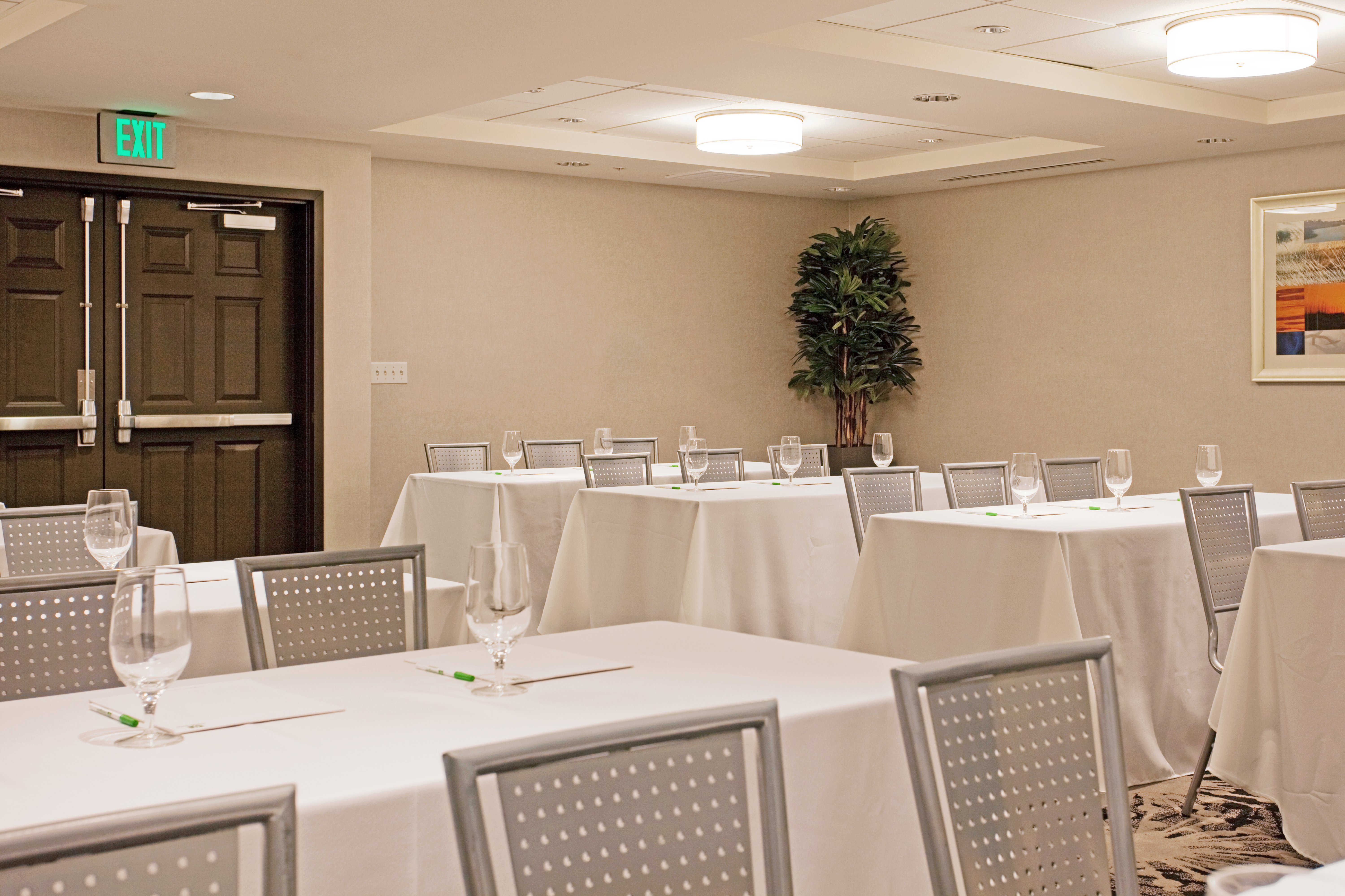 Holiday Inn Oceanside Camp Pendleton Area 26/41
