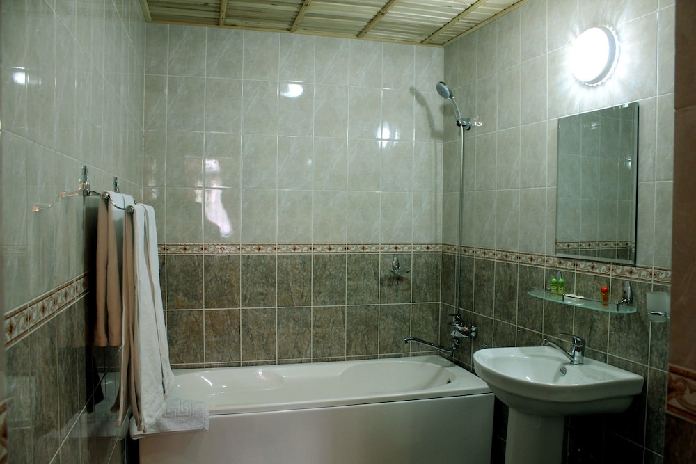 L'argamak Hotel 32/34
