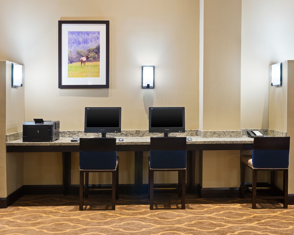 Comfort Suites DuBois Country Club 46/51