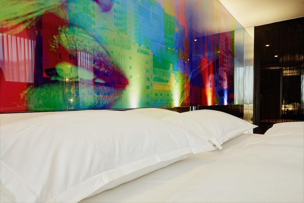 Savoy Hotel 7/33