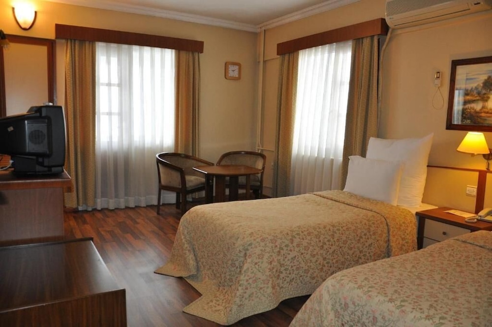 Diapolis Hotel 30/50