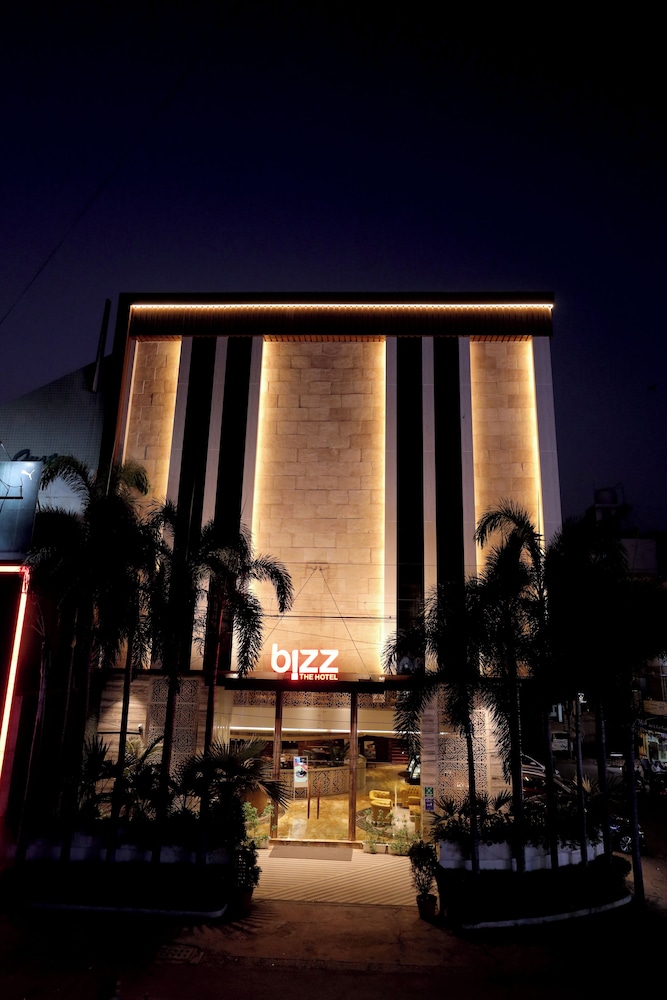 Bizz The Hotel 50/68
