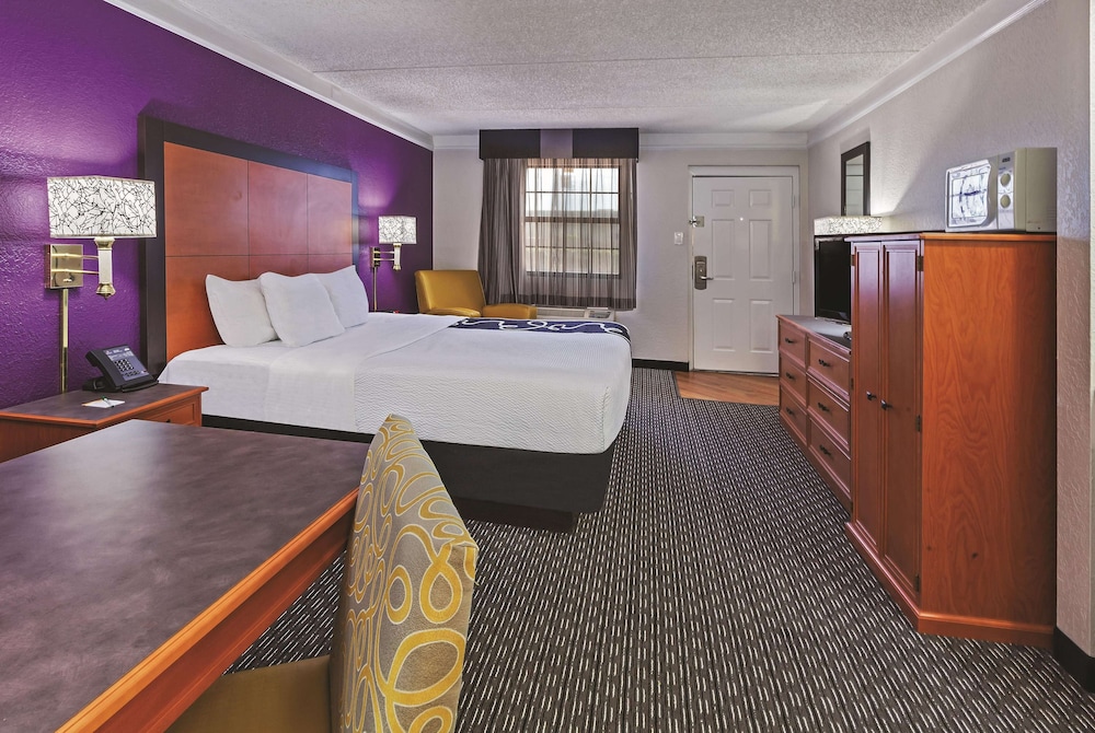 Travelodge by Wyndham Houston Cy-Fair 25/55