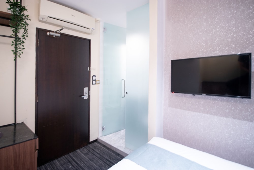 Harbour Ville Hotel Hamilton - Lavender 35/63