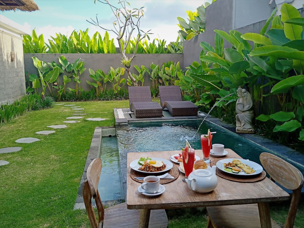 Three Gold Luxury Private Villas 28/50