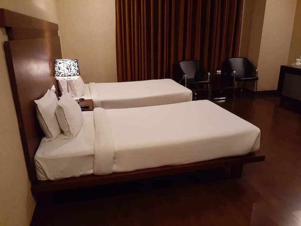 Hotel MD's Continental 23/42