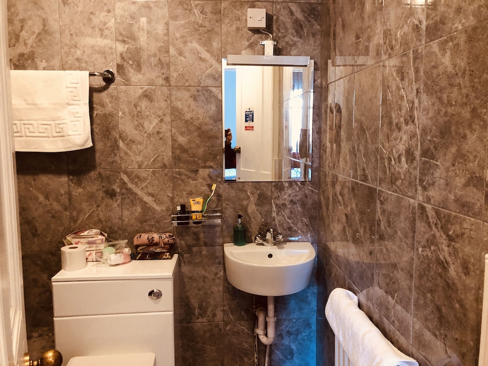 Auld Reekie Guest House 21/25