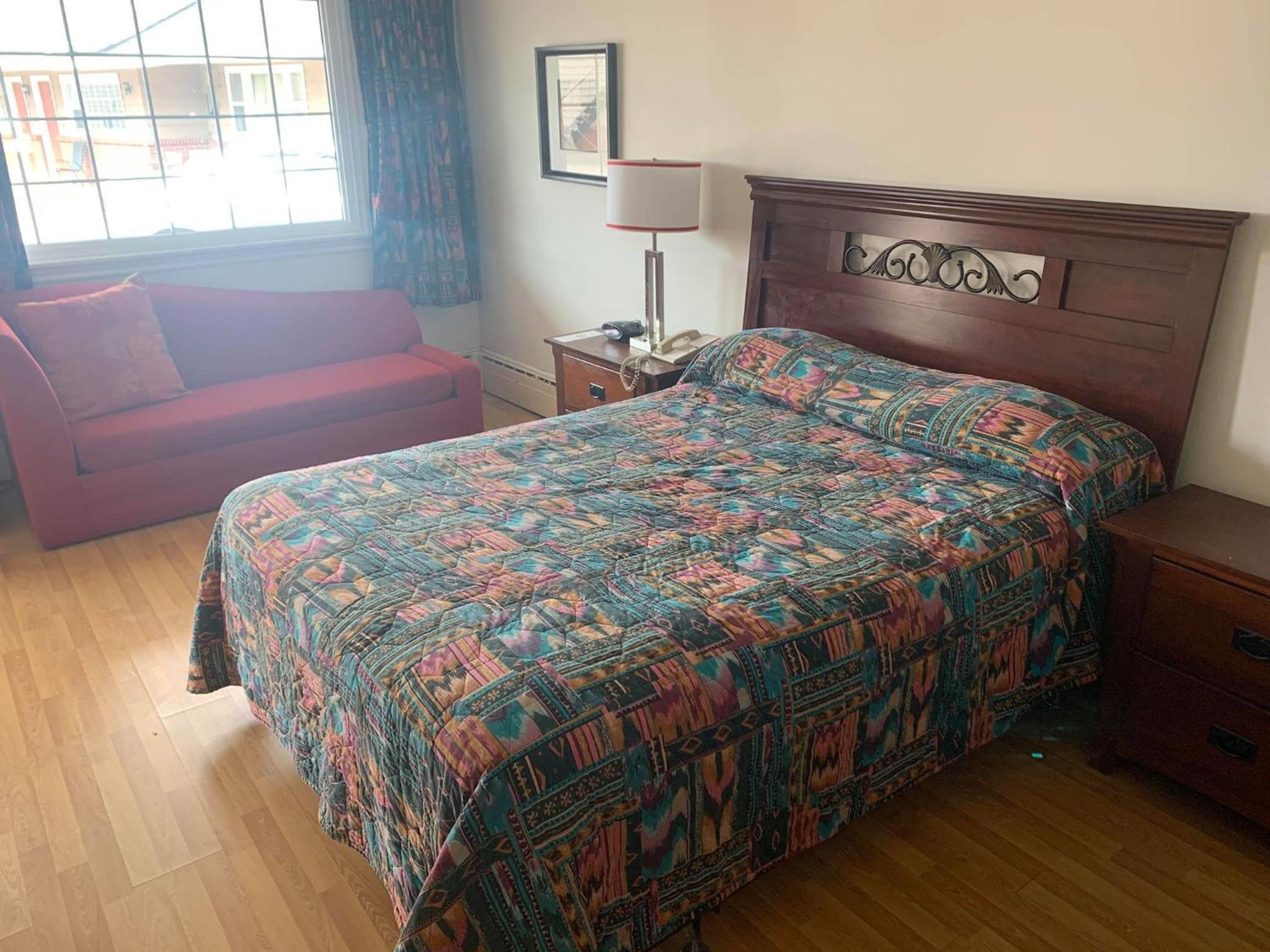 Stonehouse Motel And Restaurant 6/21