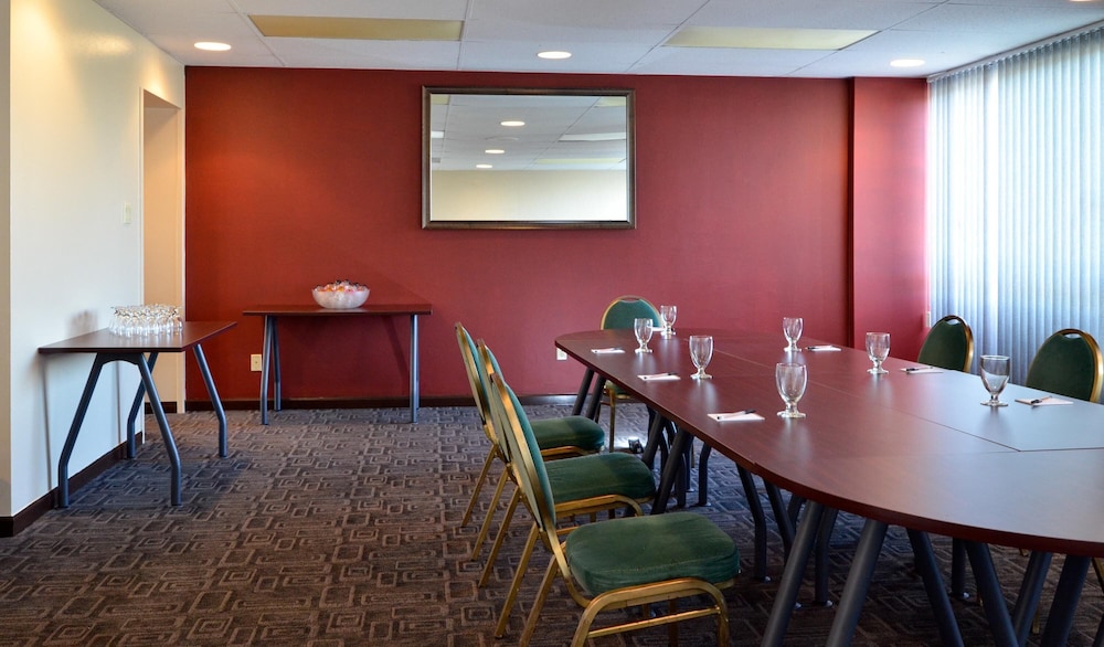 Sandman Hotel Lethbridge 40/46