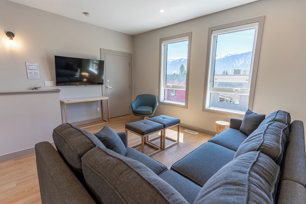 Basecamp Suites Revelstoke 22/50