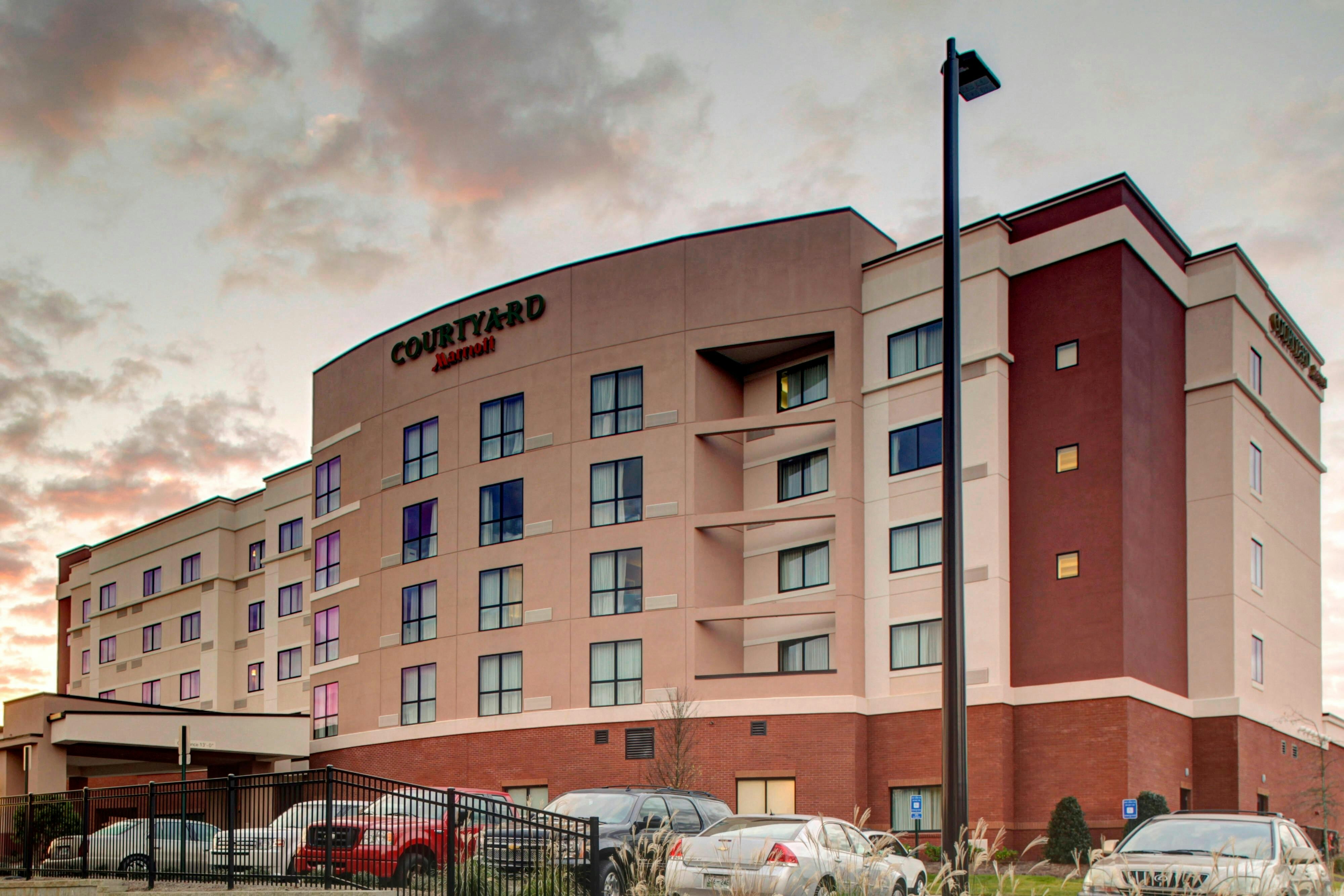 Courtyard Carrollton 2/51