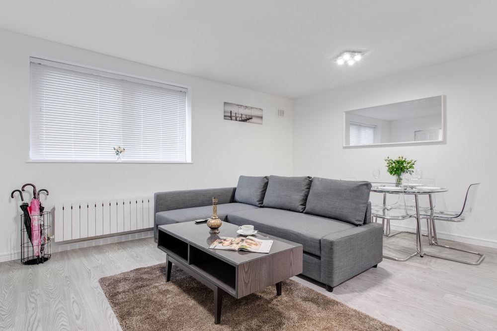 Sherborne court 17/50