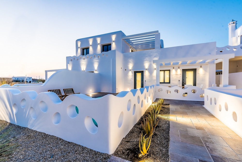 Portes Mykonos Suites And Villas 71/77