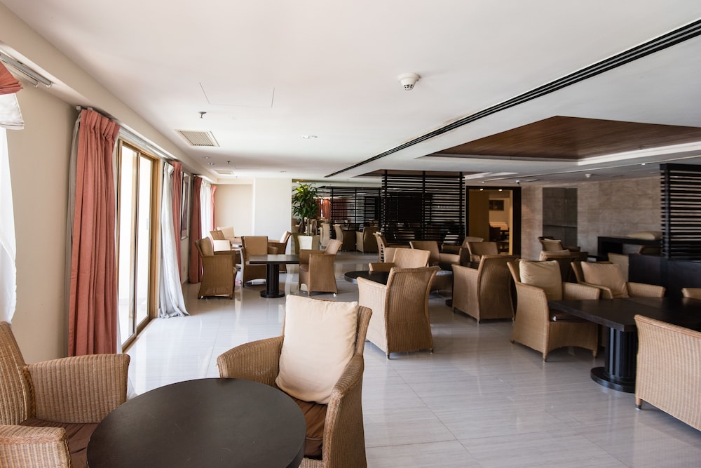 W Studio Resort Suites At Pyramid Tower 22/37