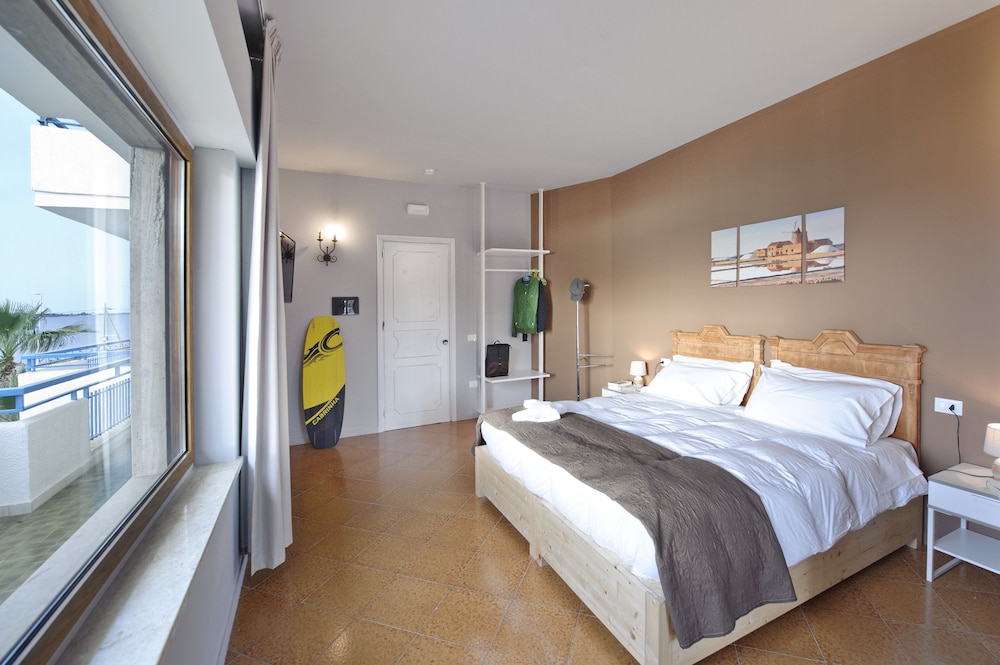 EXCLUSIVE, SEA VIEW