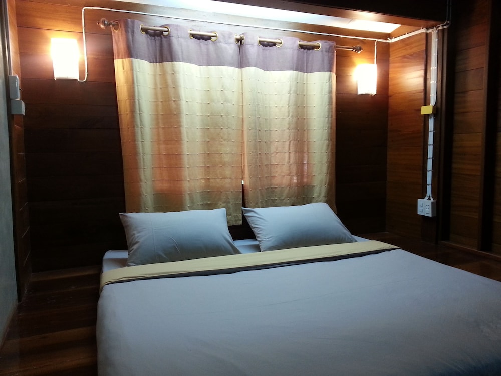 Rim Nam Kong Homestay & Campsite 11/40