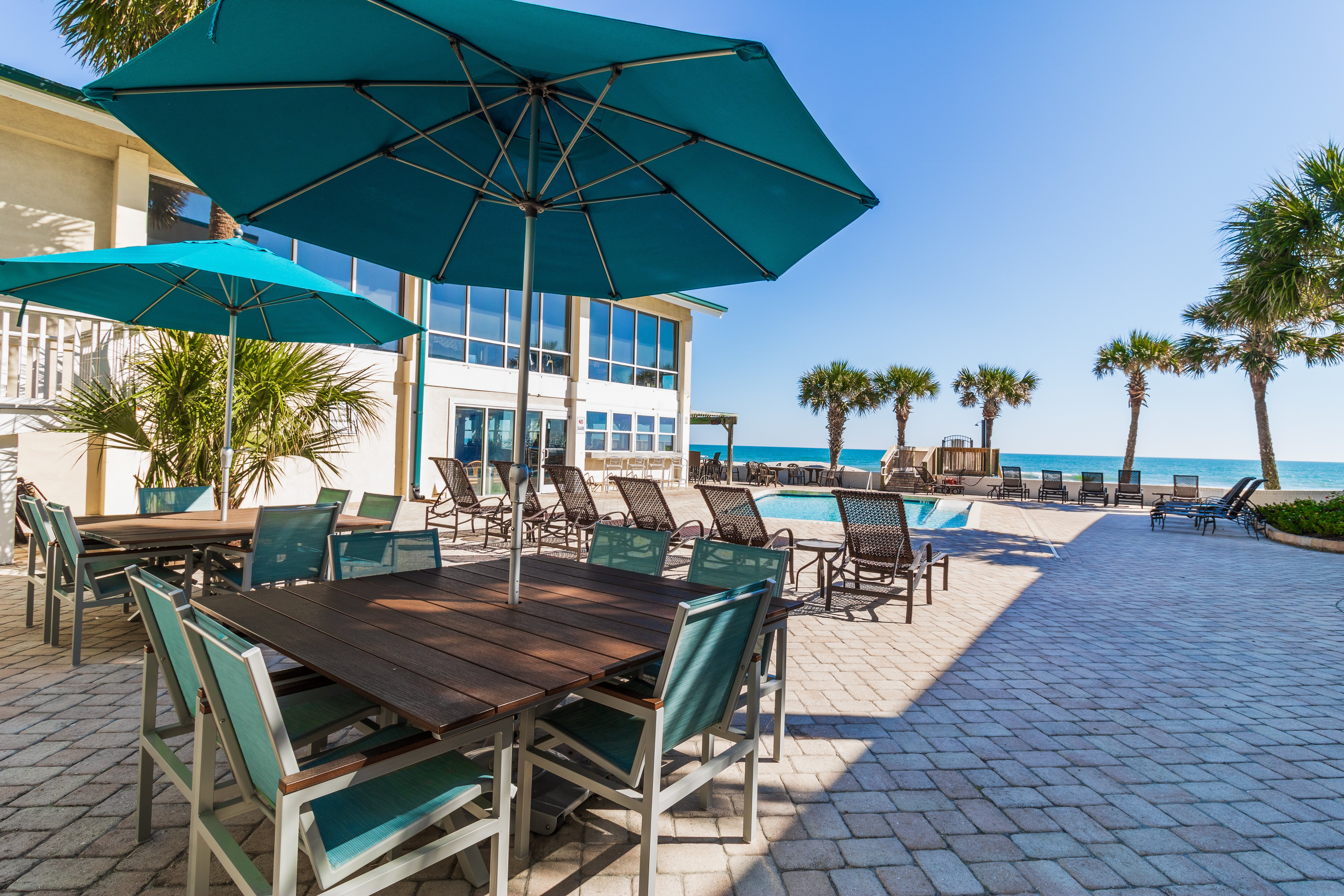 The Oceanfront Litchfield Inn 56/75