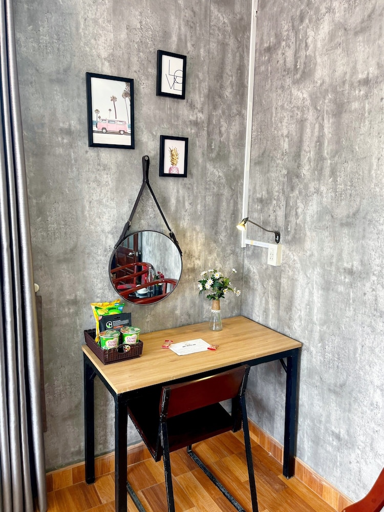 Amy Hostel Hue 58/65