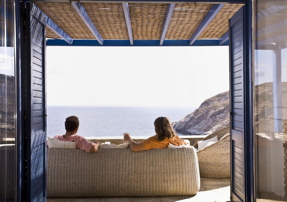 AEGEA BLUE CYCLADITIC RESORT(FOMERLY AEGEA BLUE VILLAS AND SUITES) 65/72