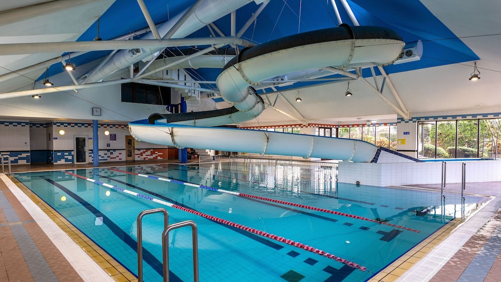 Lakeside Hotel And Leisure Centre 40/60