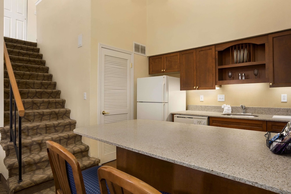 Affordable Suites of America Grand Rapids (Ex Hawthorn Suites by Wyndham) 8/49