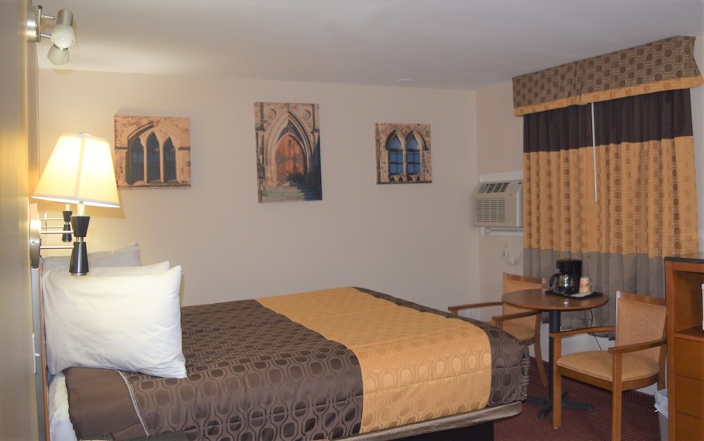 Knights Inn Arnprior 20/34
