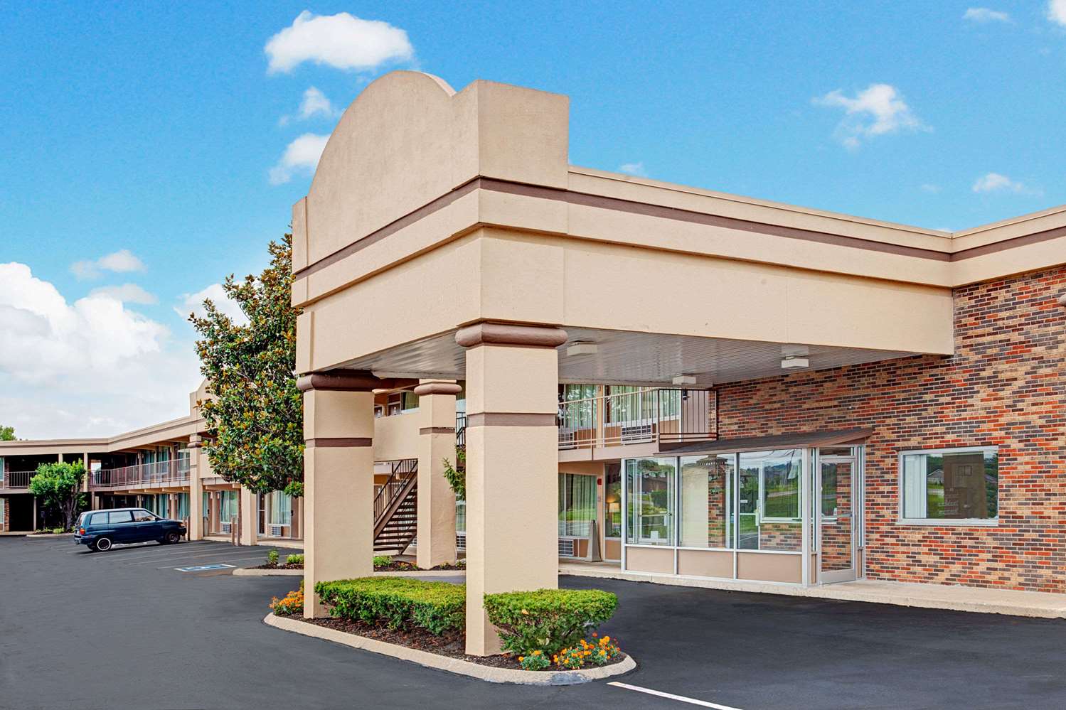 Days Inn by Wyndham Clarksville TN 5/53